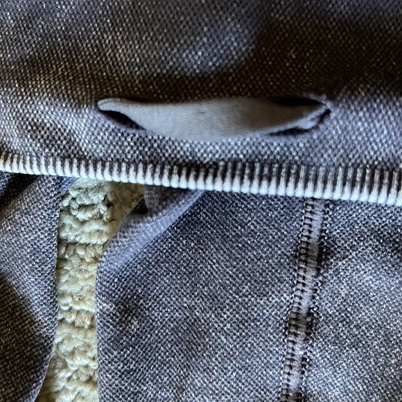 SOLDAthleta Yoga Pants Leggings Tights High Rise Cropped Small Medium EUC Purple - Picture 9 of 16